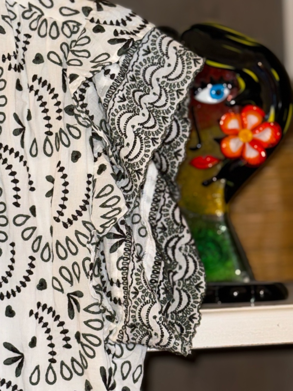Marie Oliver XS ruffled split neck dress eyelet - Picture 4 of 5